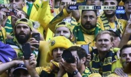 夏季赛总决赛吃瓜群众,吃瓜群众围观狂欢盛宴