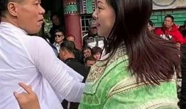 吃瓜群众的广场舞,吃瓜群众的欢乐盛宴