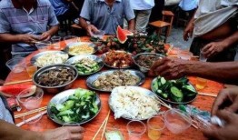 吃瓜群众聚餐视频大全,视频大全展现人间烟火气